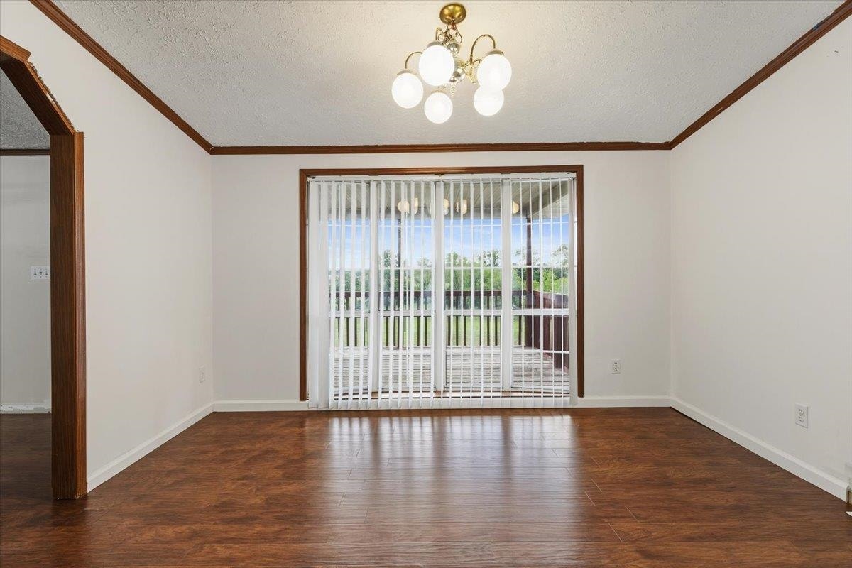 5308 THORNSPRING Road, Pulaski, VA 24301