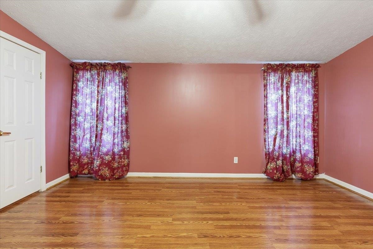 5308 THORNSPRING Road, Pulaski, VA 24301