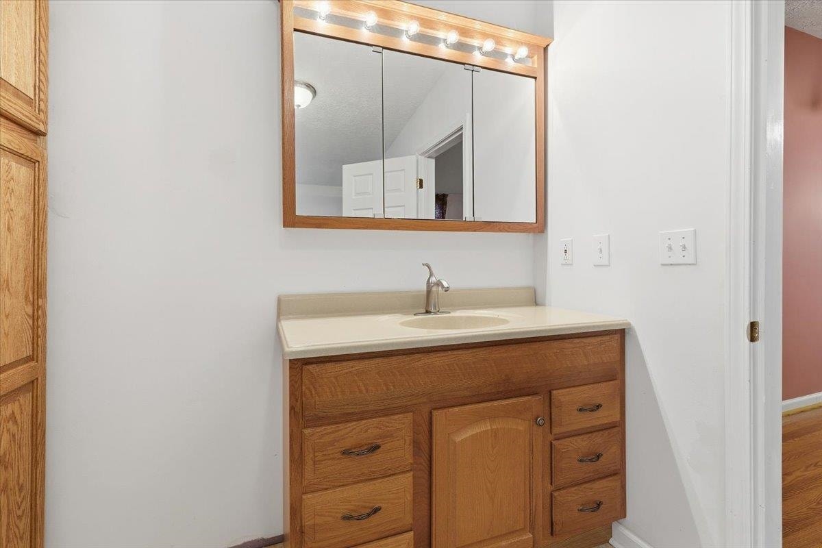 5308 THORNSPRING Road, Pulaski, VA 24301