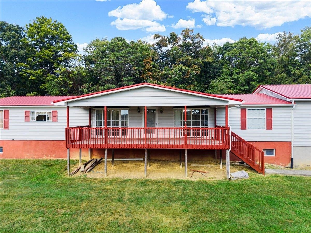 5308 THORNSPRING Road, Pulaski, VA 24301
