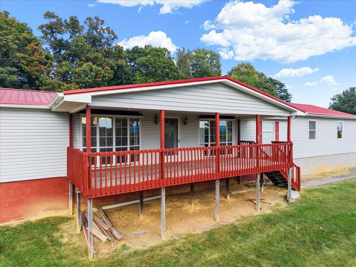 5308 THORNSPRING Road, Pulaski, VA 24301