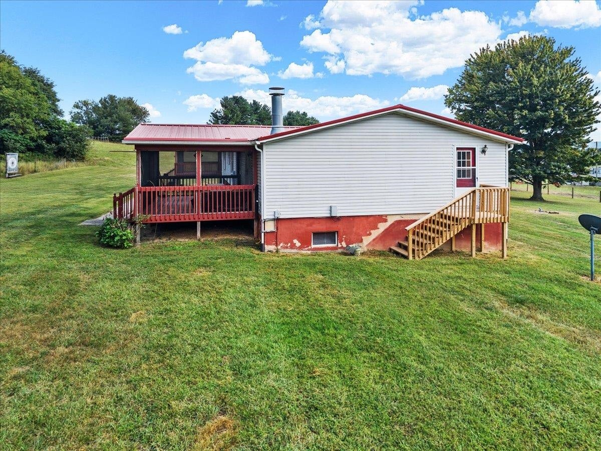 5308 THORNSPRING Road, Pulaski, VA 24301