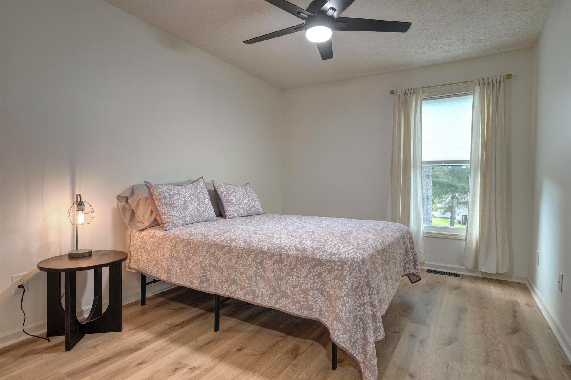 208 GLEN VIEW Lane, Radford, VA 24141