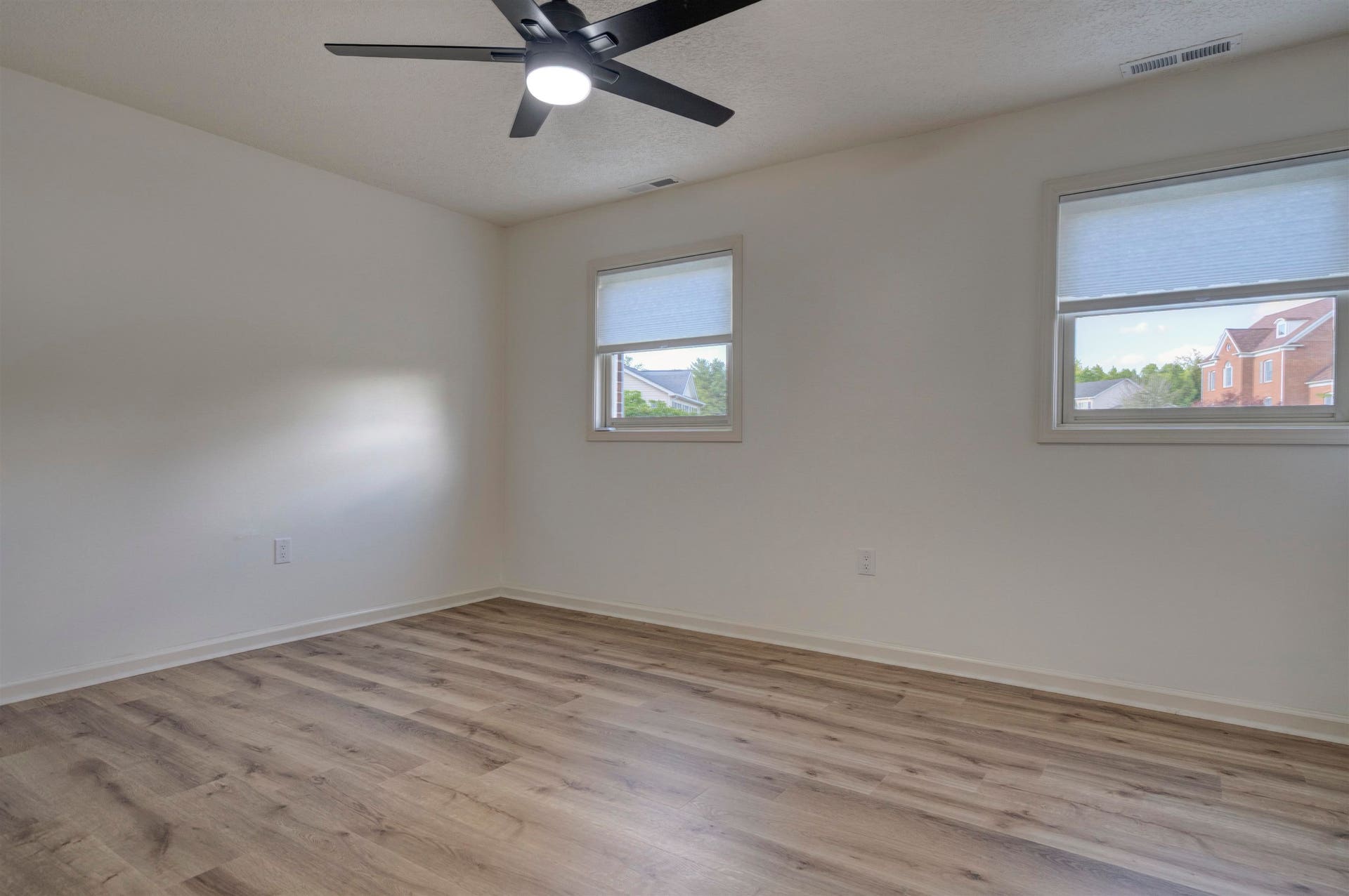 208 GLEN VIEW Lane, Radford, VA 24141