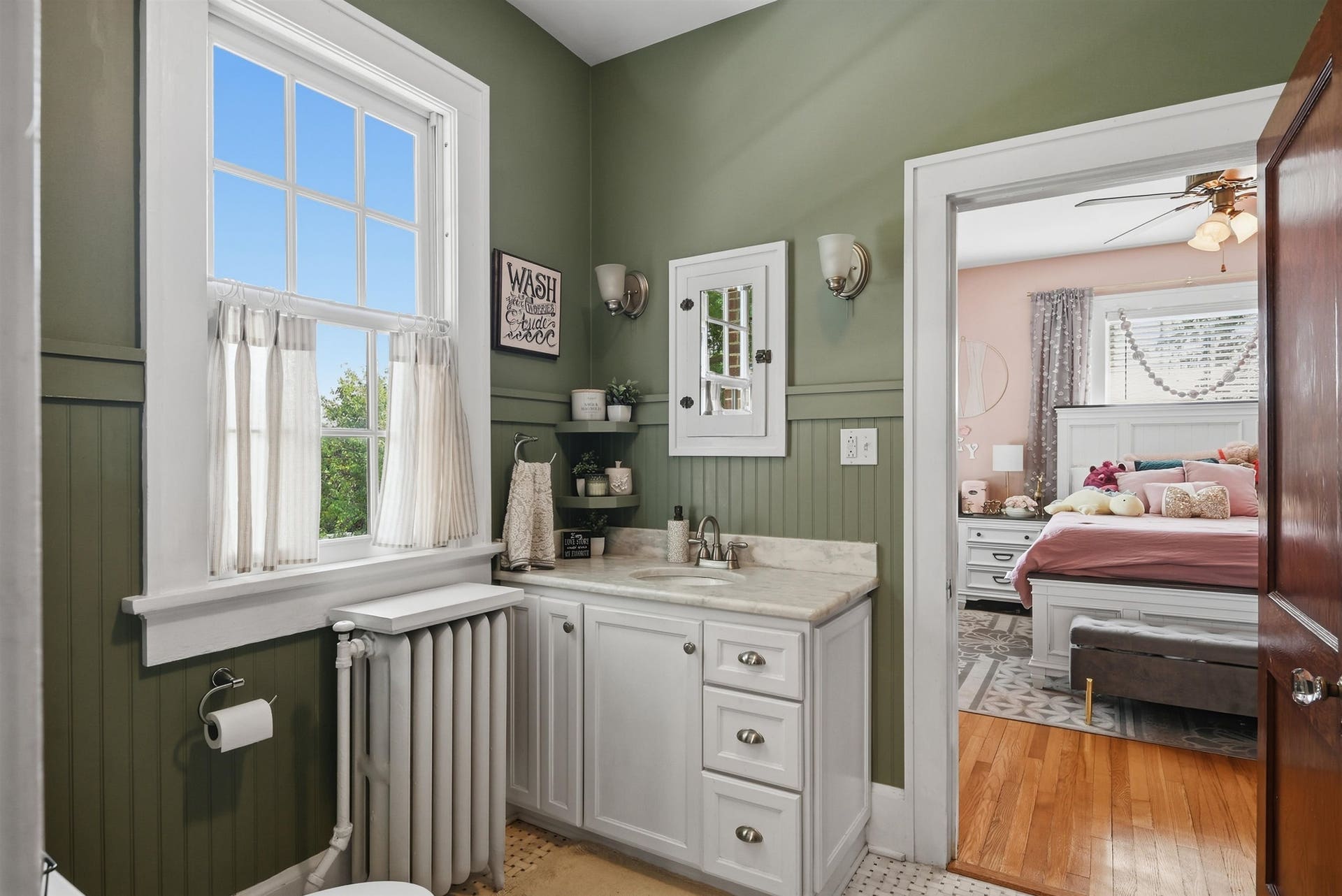 715 OAK Lane, Radford, VA 24141