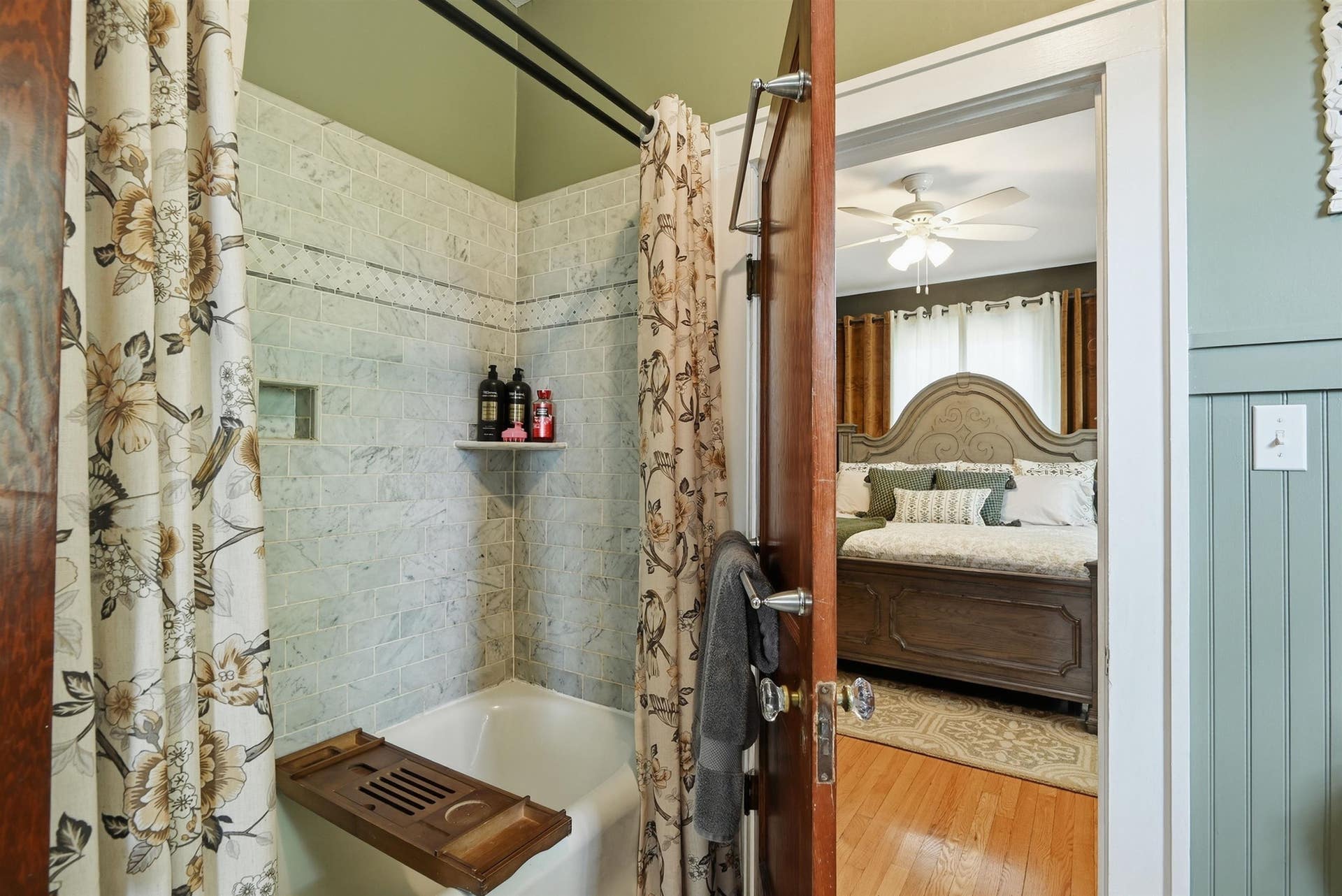 715 OAK Lane, Radford, VA 24141