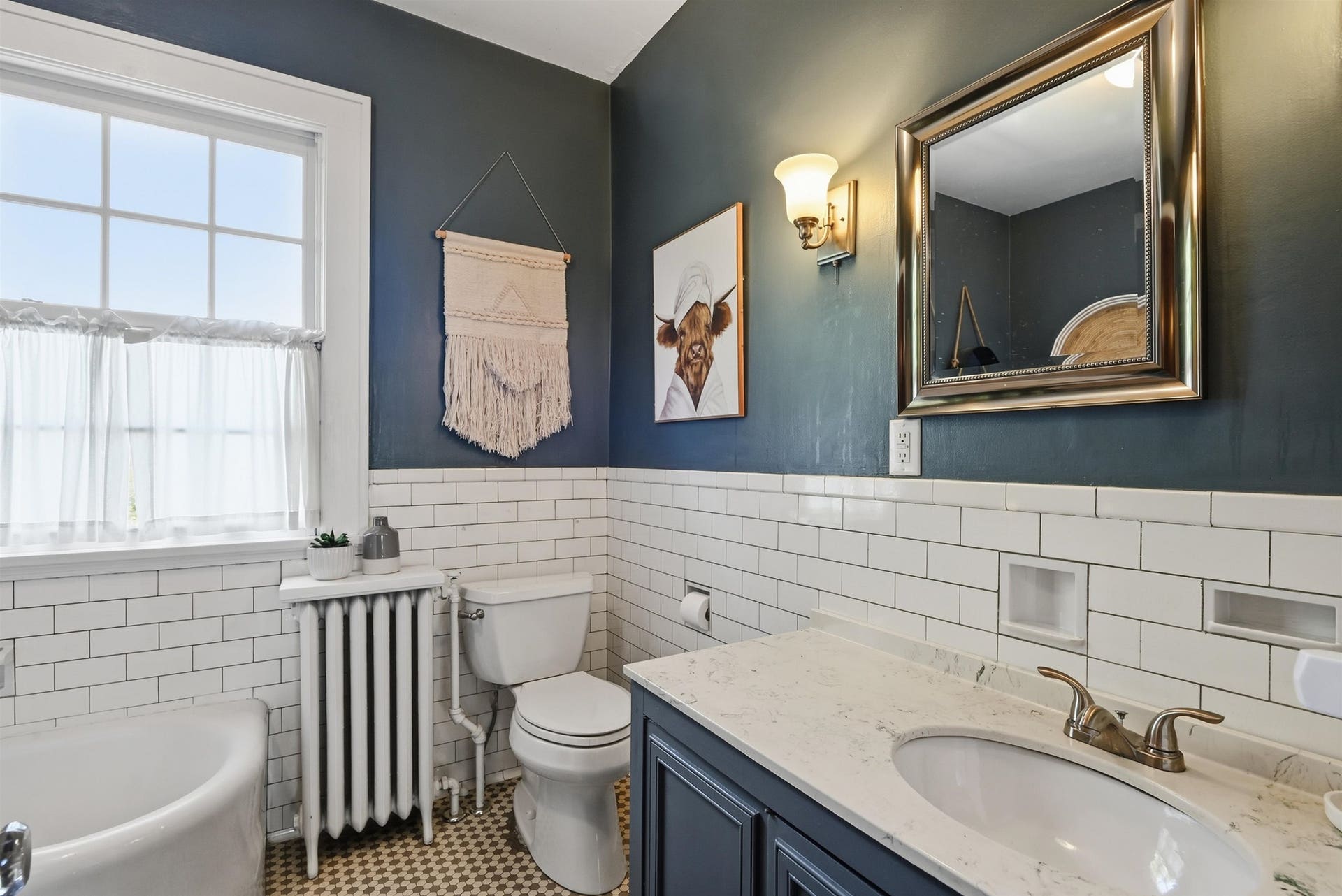 715 OAK Lane, Radford, VA 24141