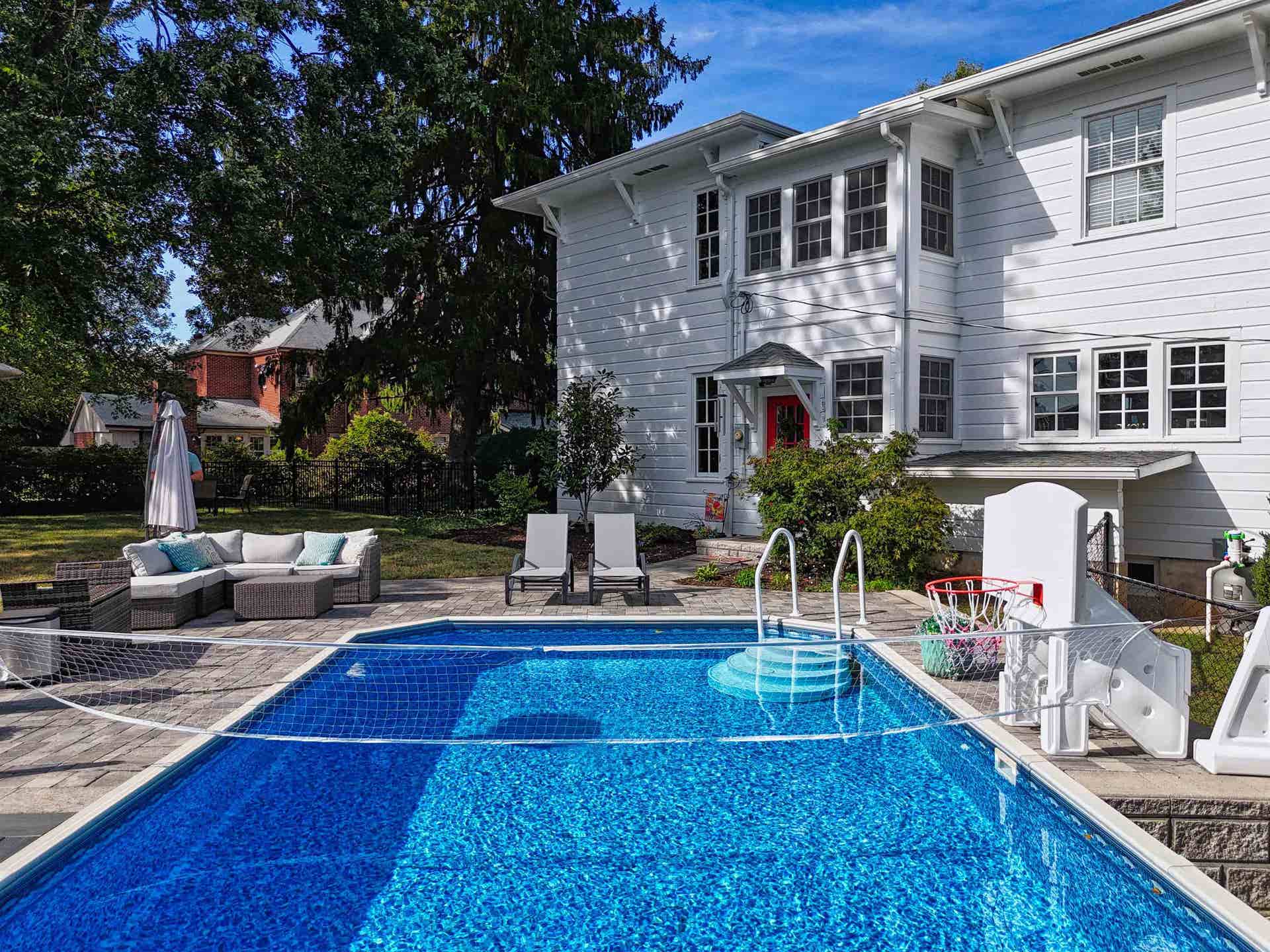 715 OAK Lane, Radford, VA 24141