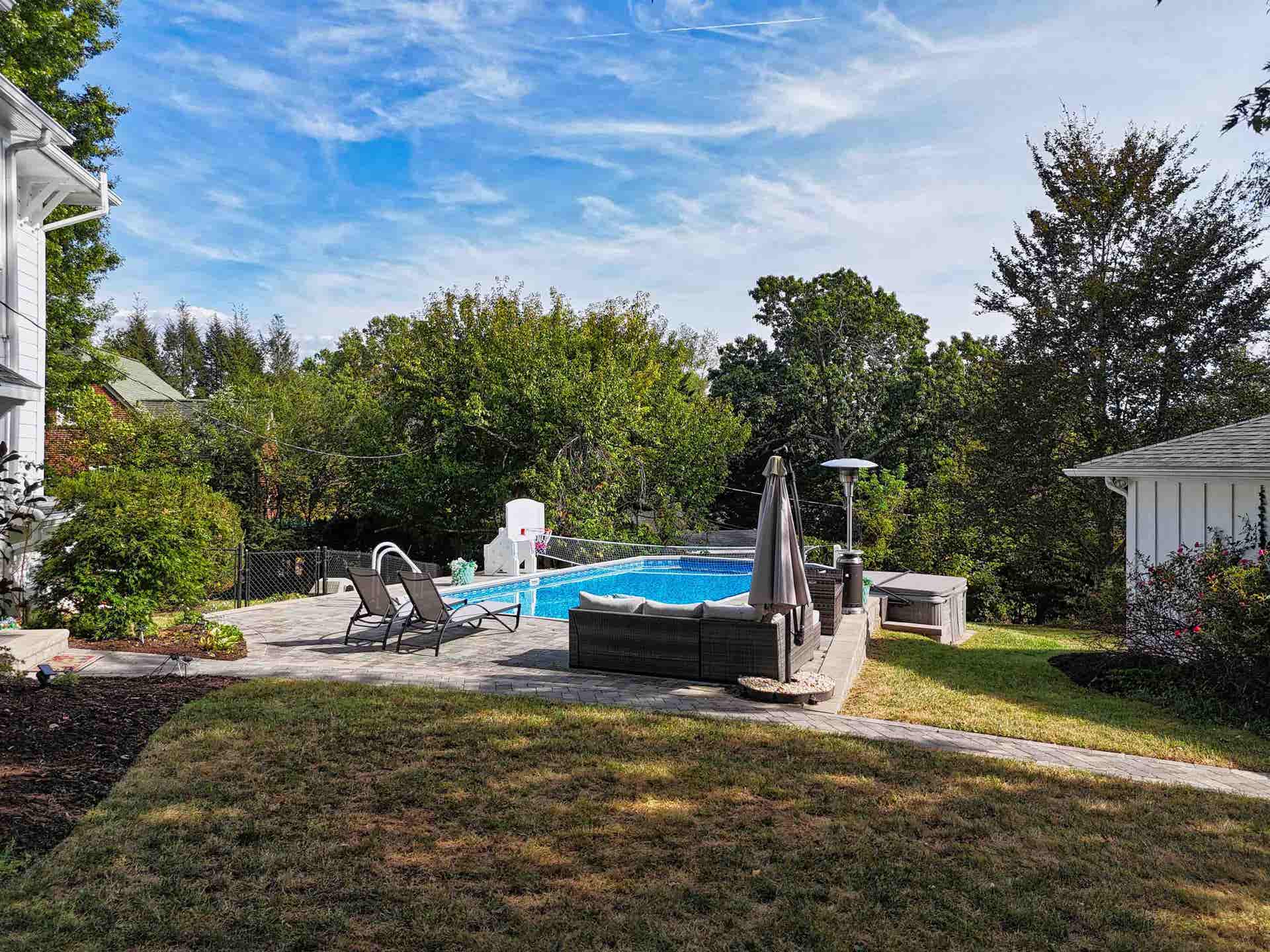 715 OAK Lane, Radford, VA 24141