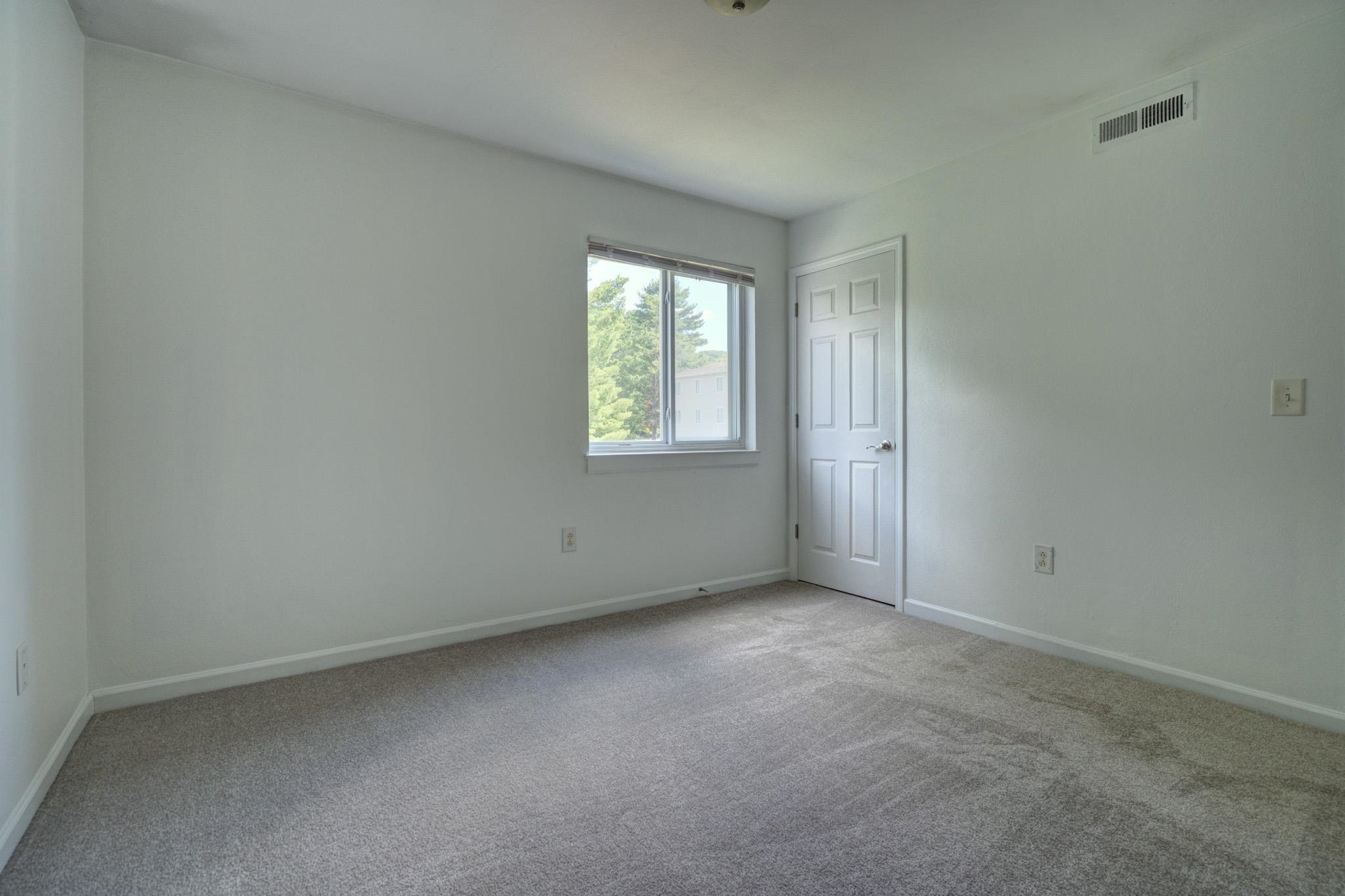 1700 LIBERTY Lane, Blacksburg, VA 24060