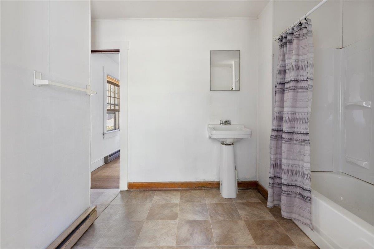 211 Walton Road, Radford, VA 24141