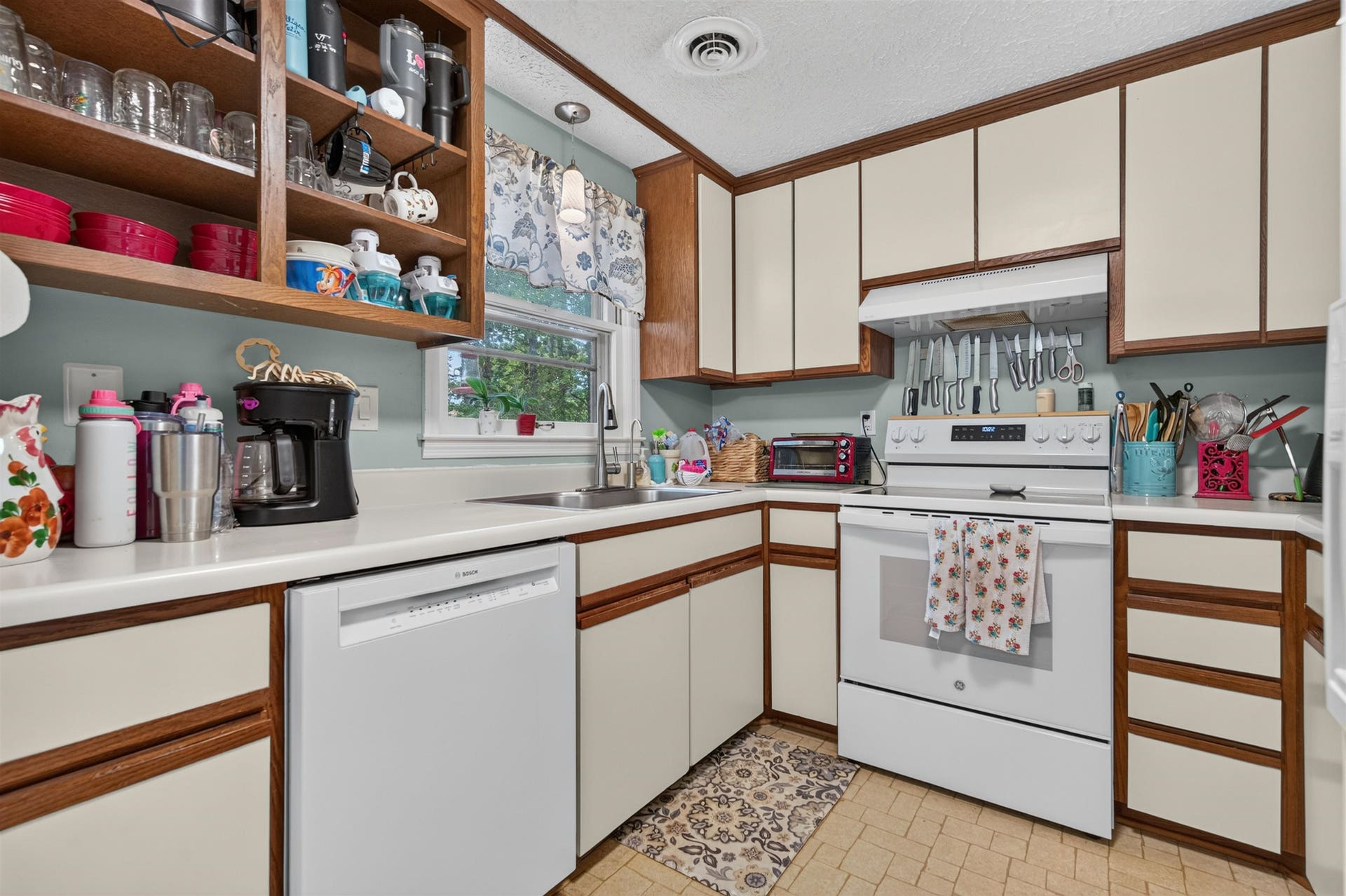 502 Mabry Lane, Blacksburg, VA 24060