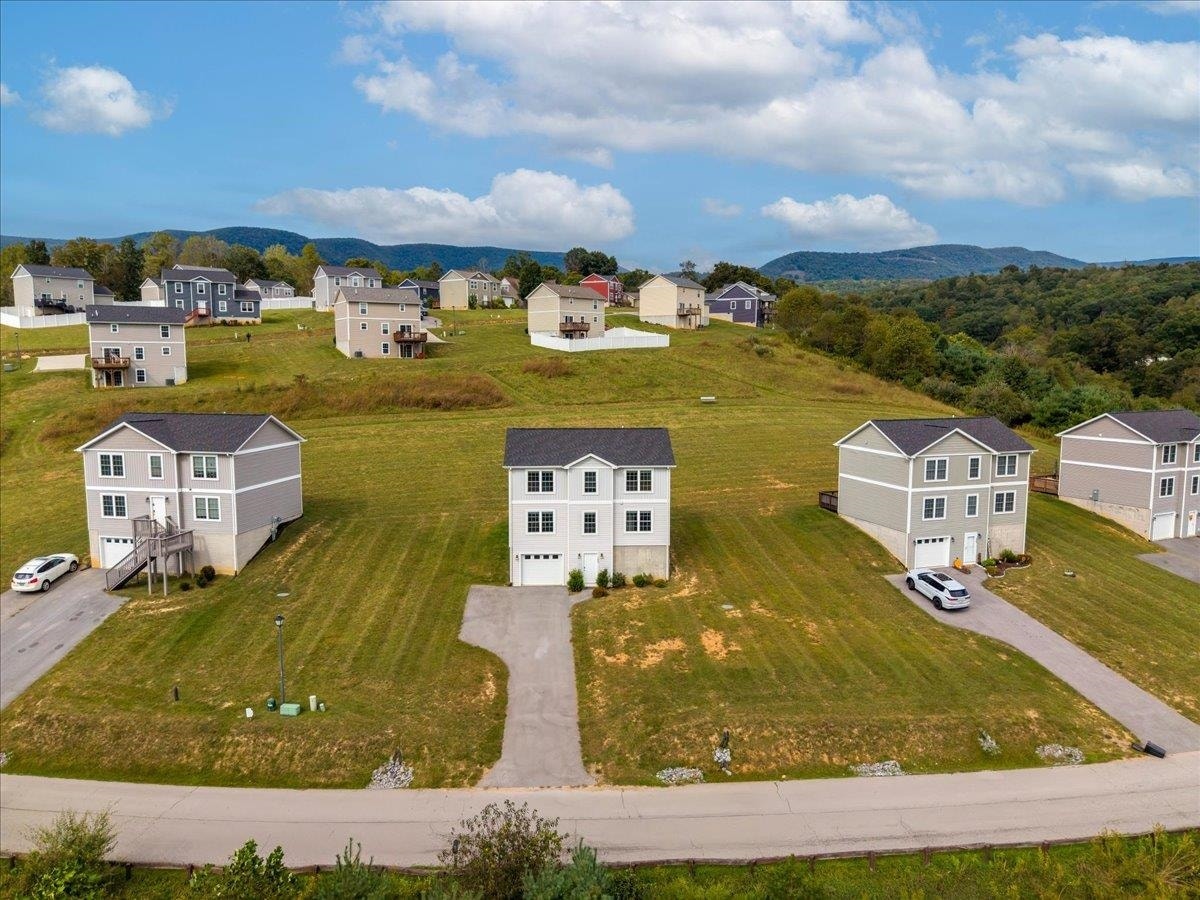 186 Redwood Drive, Pembroke, VA 24136