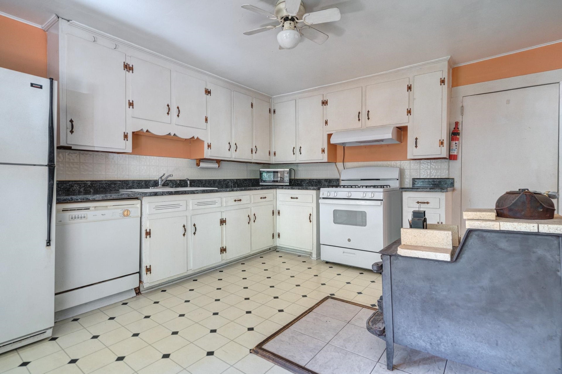 1703 Butternut Road, Blacksburg, VA 24060