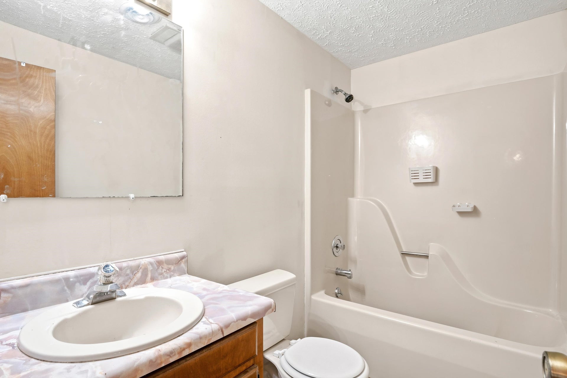 219 Smith Street, Pembroke, VA 24136
