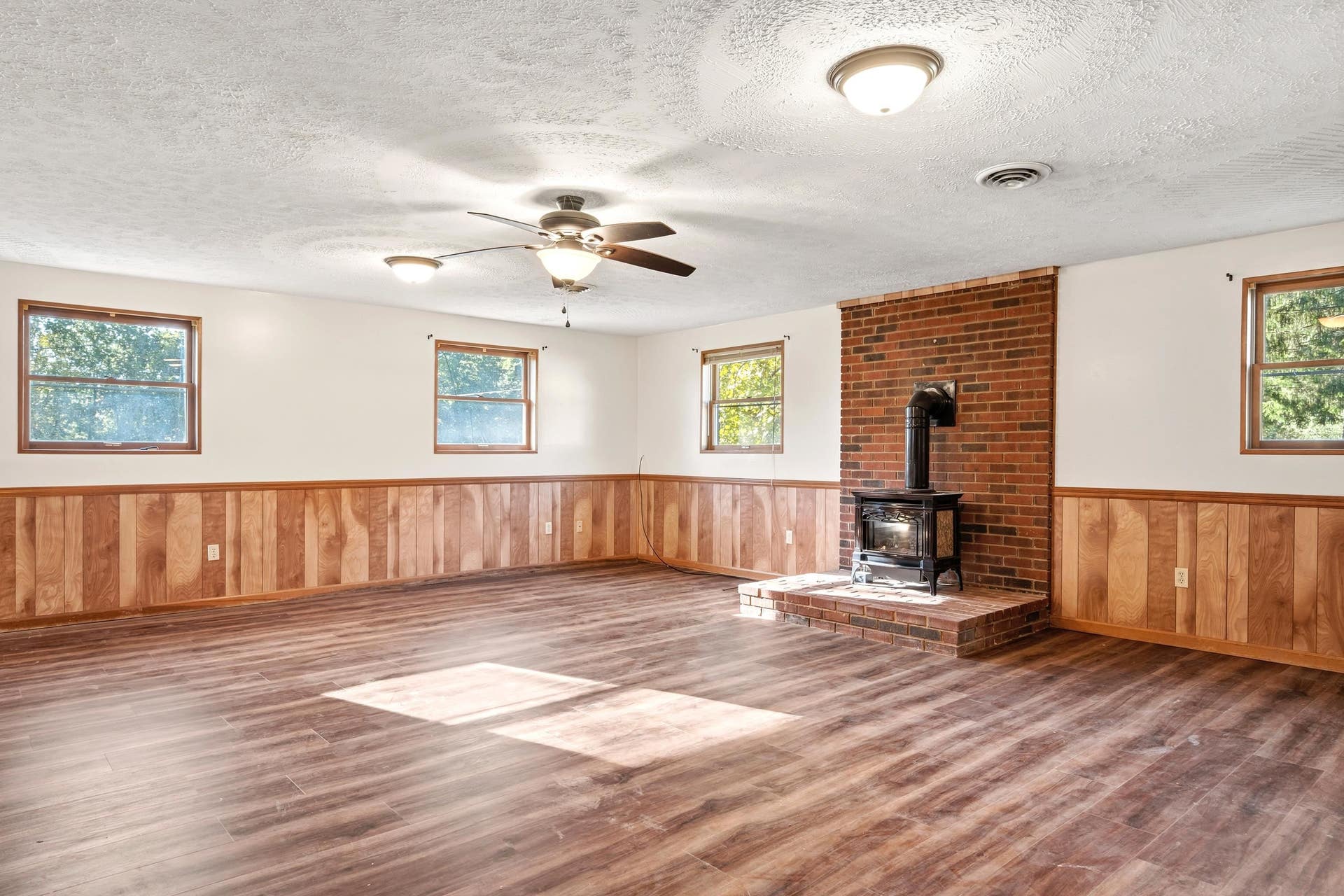 219 Smith Street, Pembroke, VA 24136