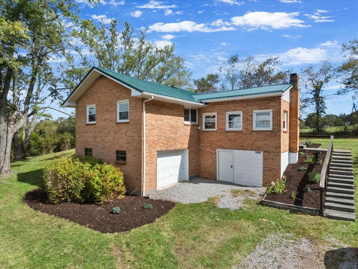 1350 CRANBERRY Lane, Blacksburg, VA 24060