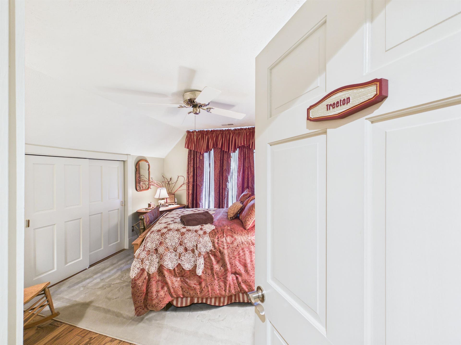 4588 Hurston Road, Pulaski, VA 24301