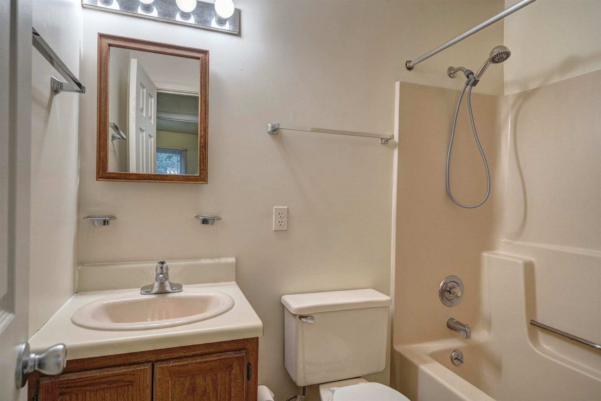 2503 RIDGE Road, Blacksburg, VA 24060