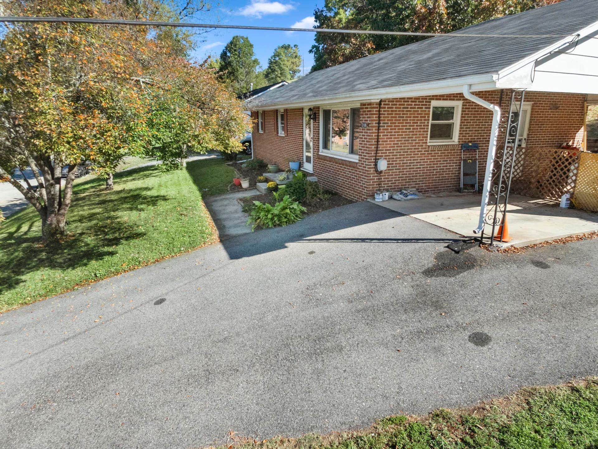 2106 Fourth Street, Radford, VA 24141