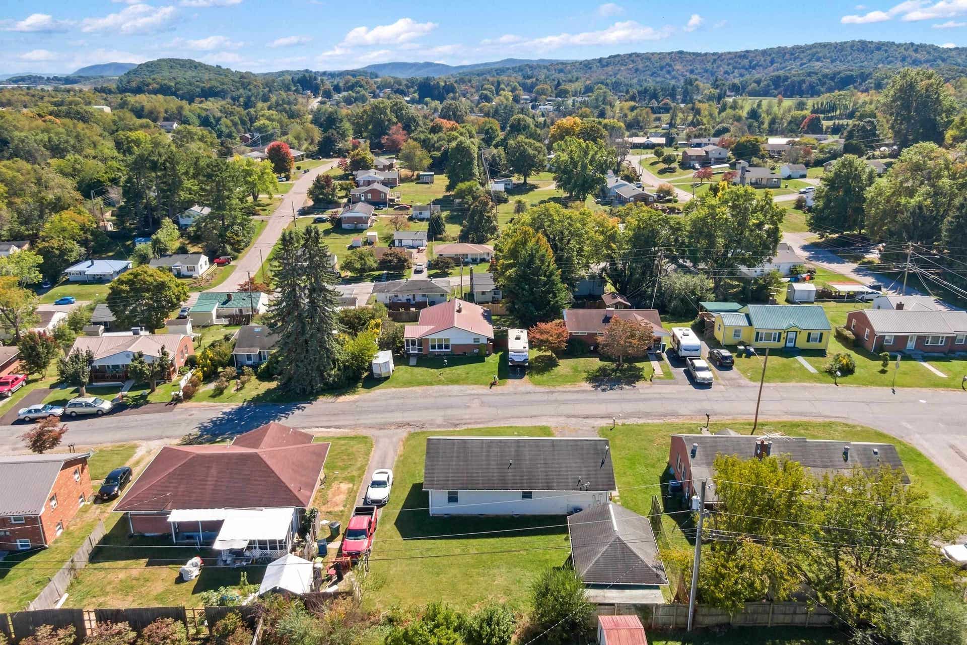 545 2ND Street, Christiansburg, VA 24073