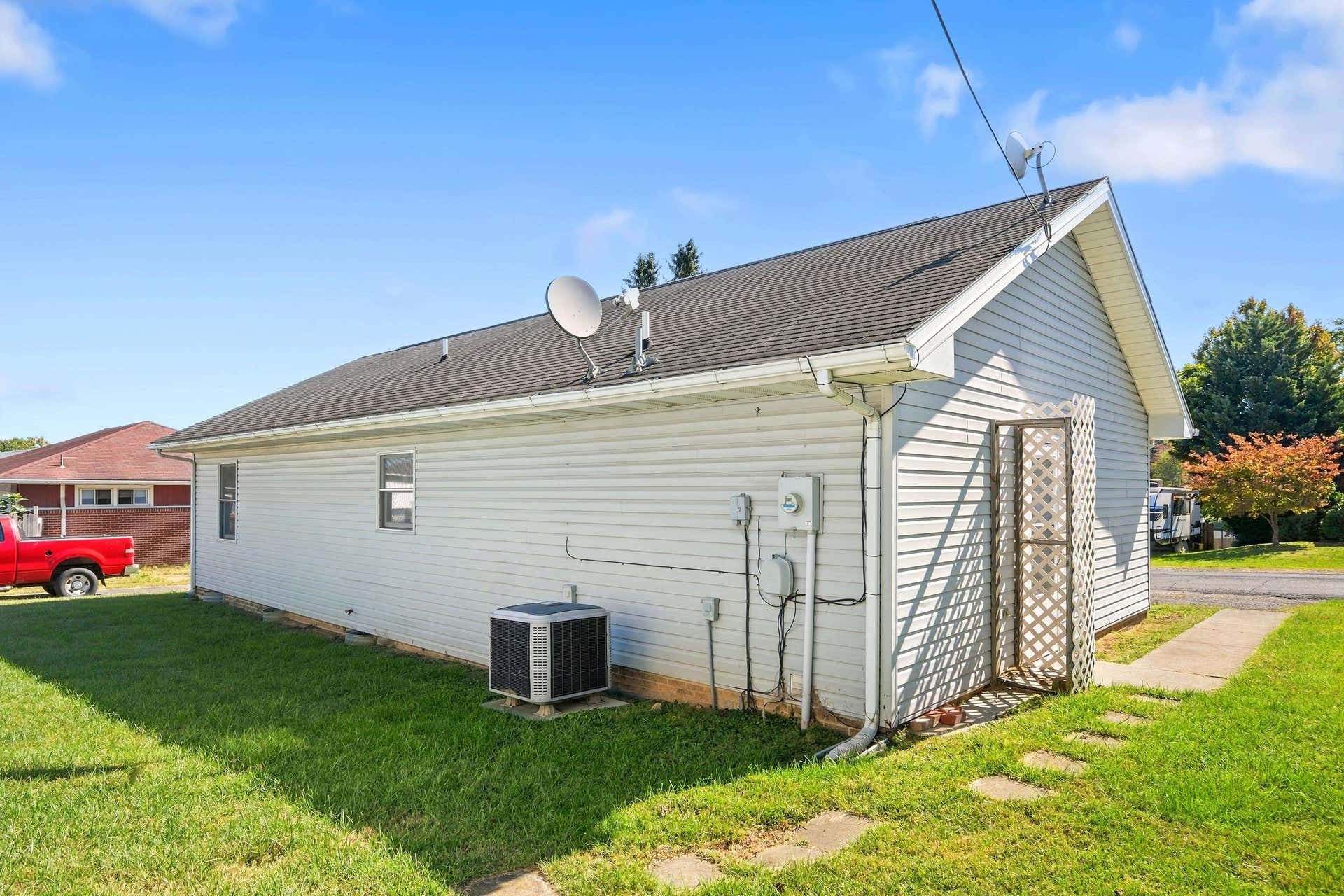 545 2ND Street, Christiansburg, VA 24073