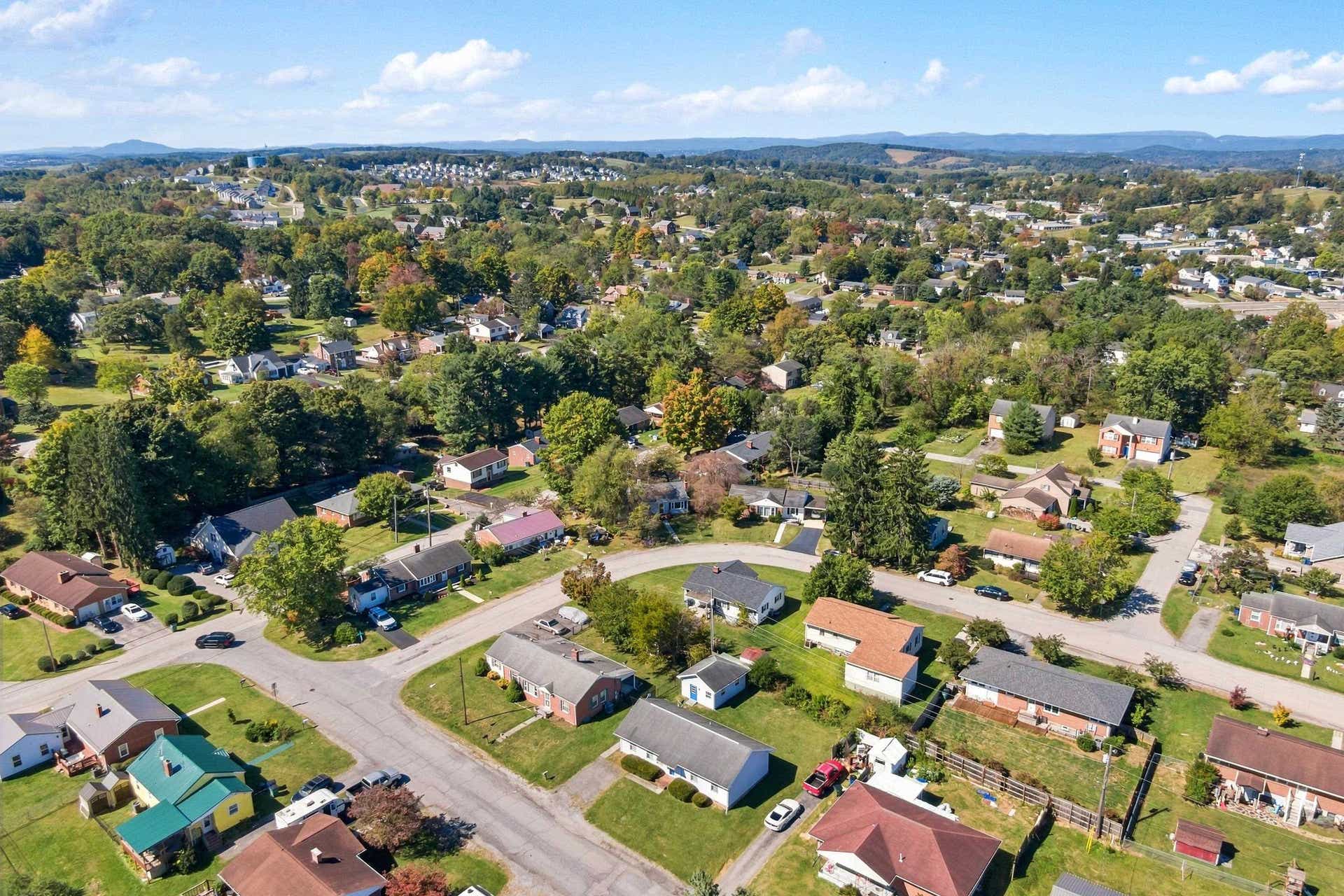 545 2ND Street, Christiansburg, VA 24073