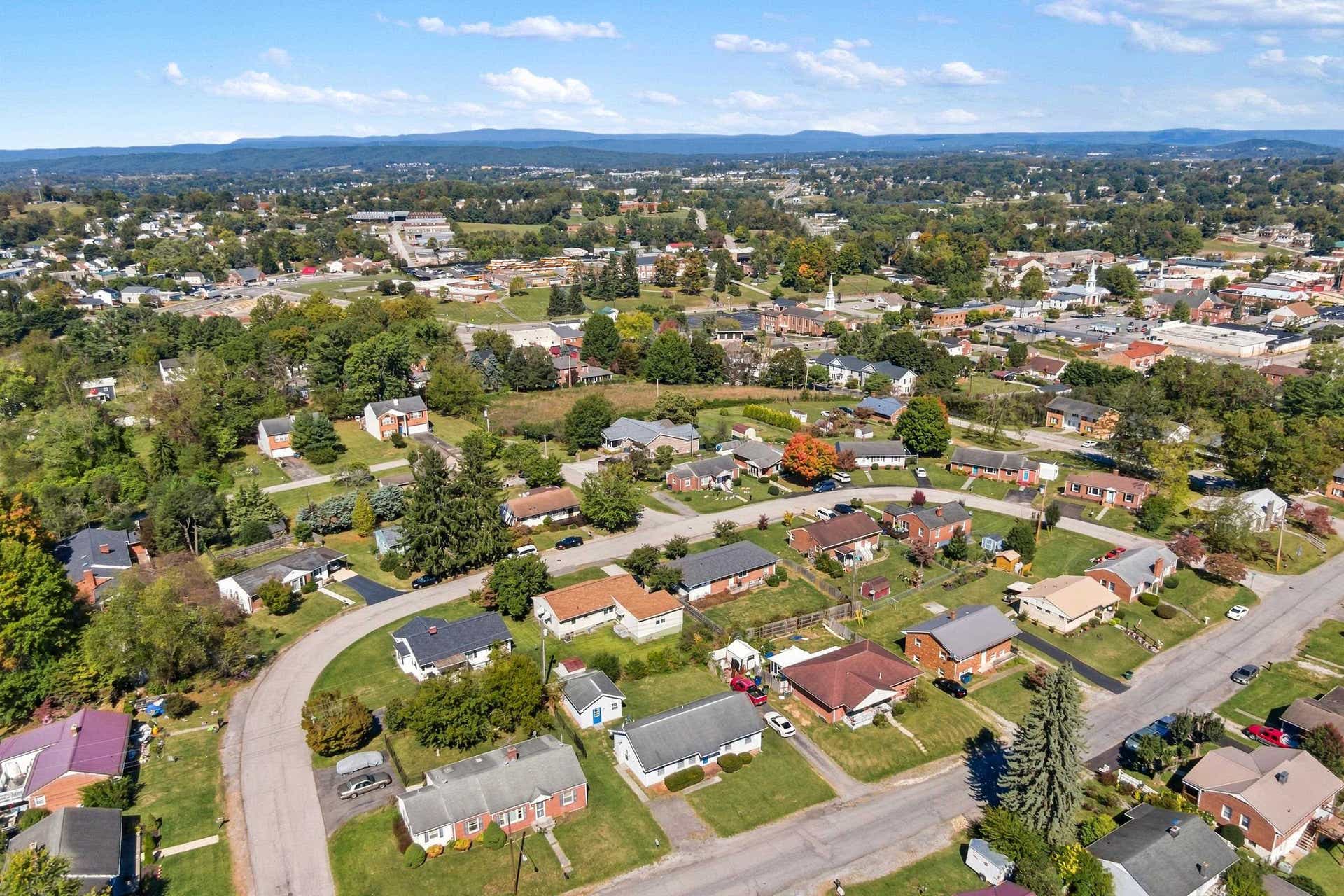 545 2ND Street, Christiansburg, VA 24073