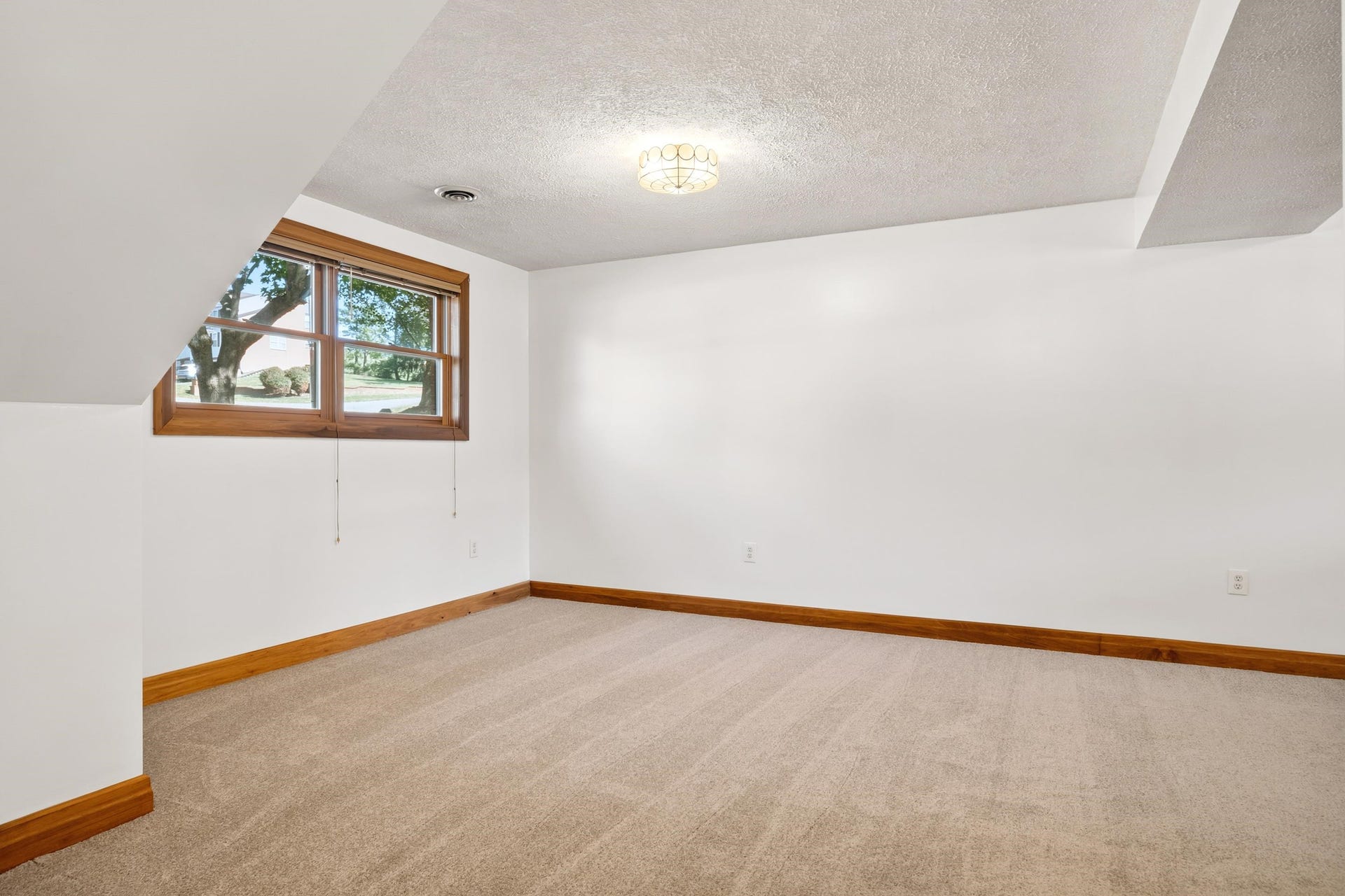 425 Independence Boulevard, Christiansburg, VA 24073