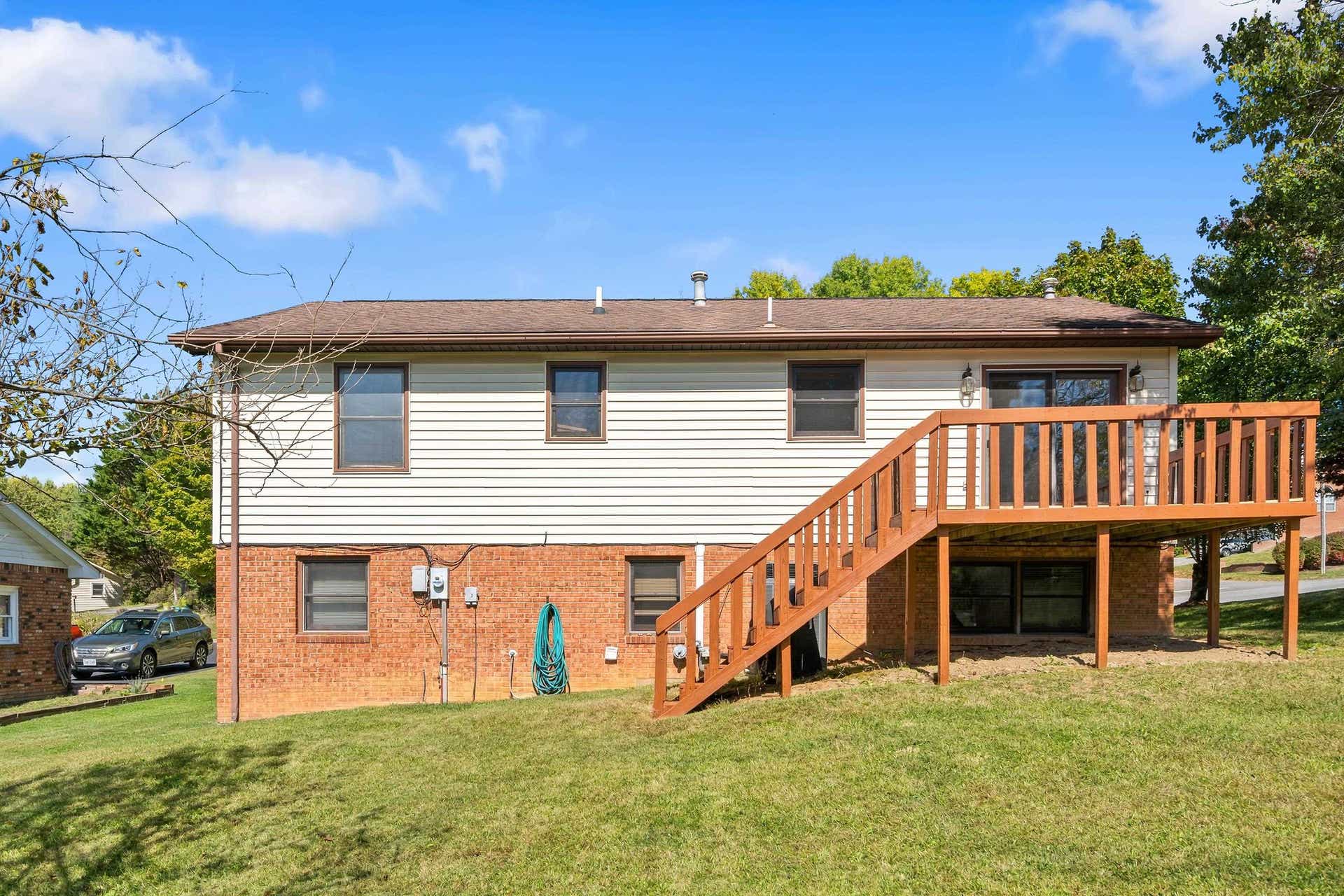 425 Independence Boulevard, Christiansburg, VA 24073