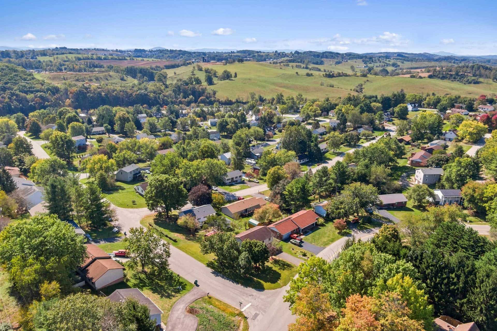 425 Independence Boulevard, Christiansburg, VA 24073