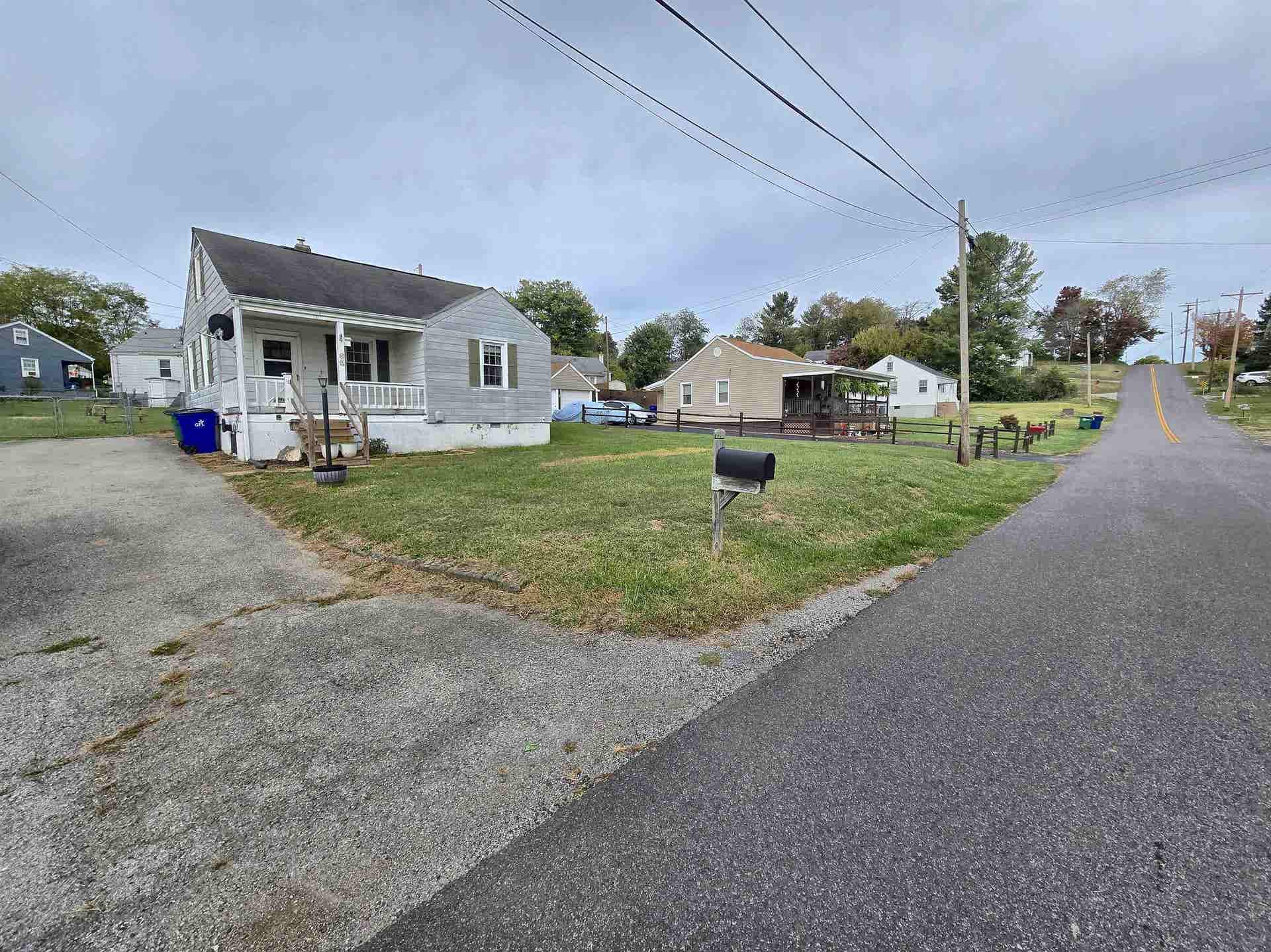165 Clearview Drive, Christiansburg, VA 24073