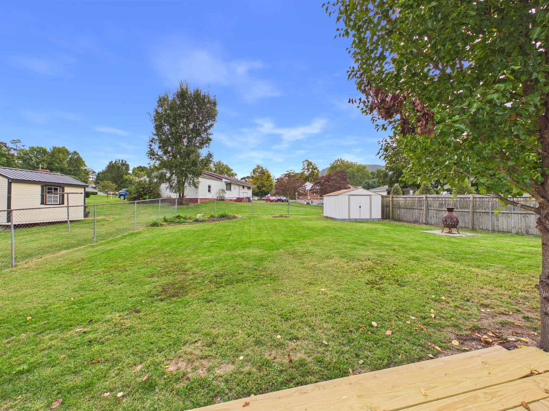 418 Easton Road, Pearisburg, VA 24134