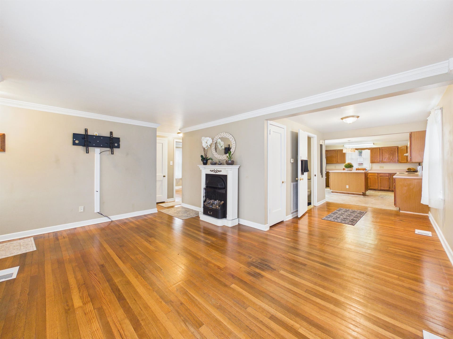 418 Easton Road, Pearisburg, VA 24134