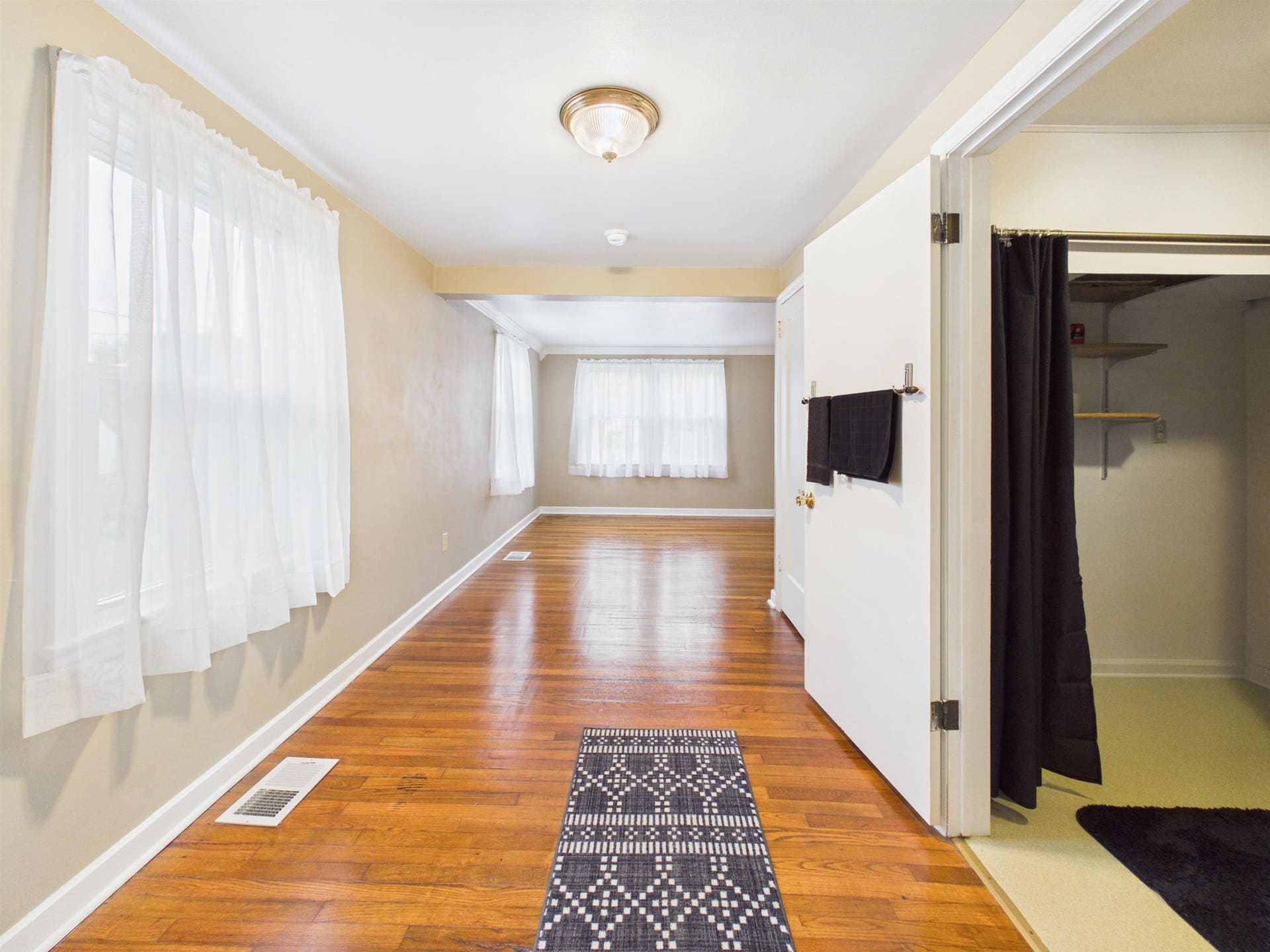 418 Easton Road, Pearisburg, VA 24134