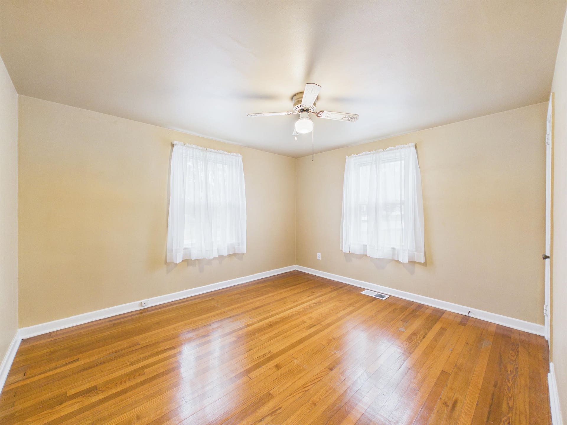 418 Easton Road, Pearisburg, VA 24134