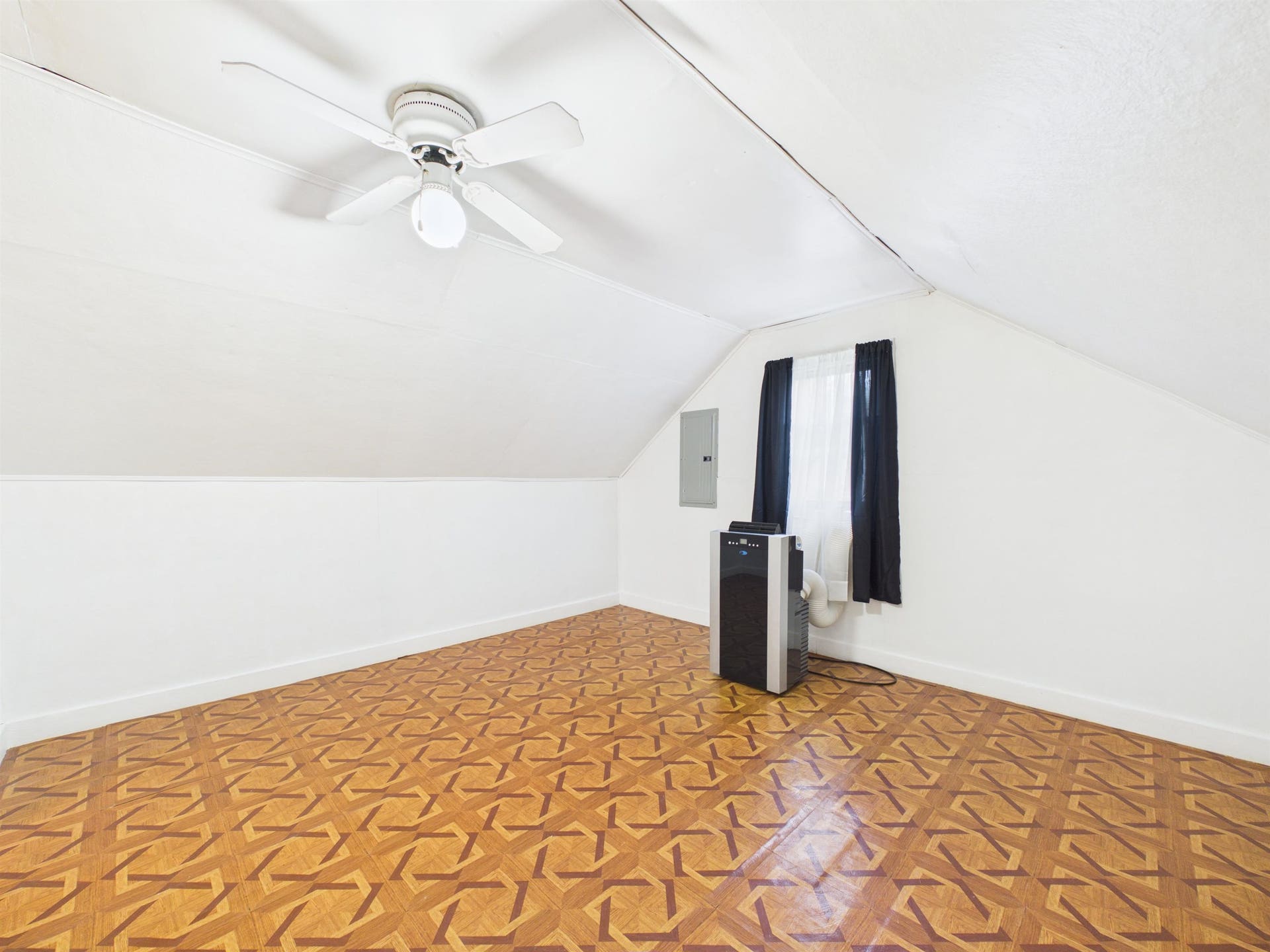 418 Easton Road, Pearisburg, VA 24134