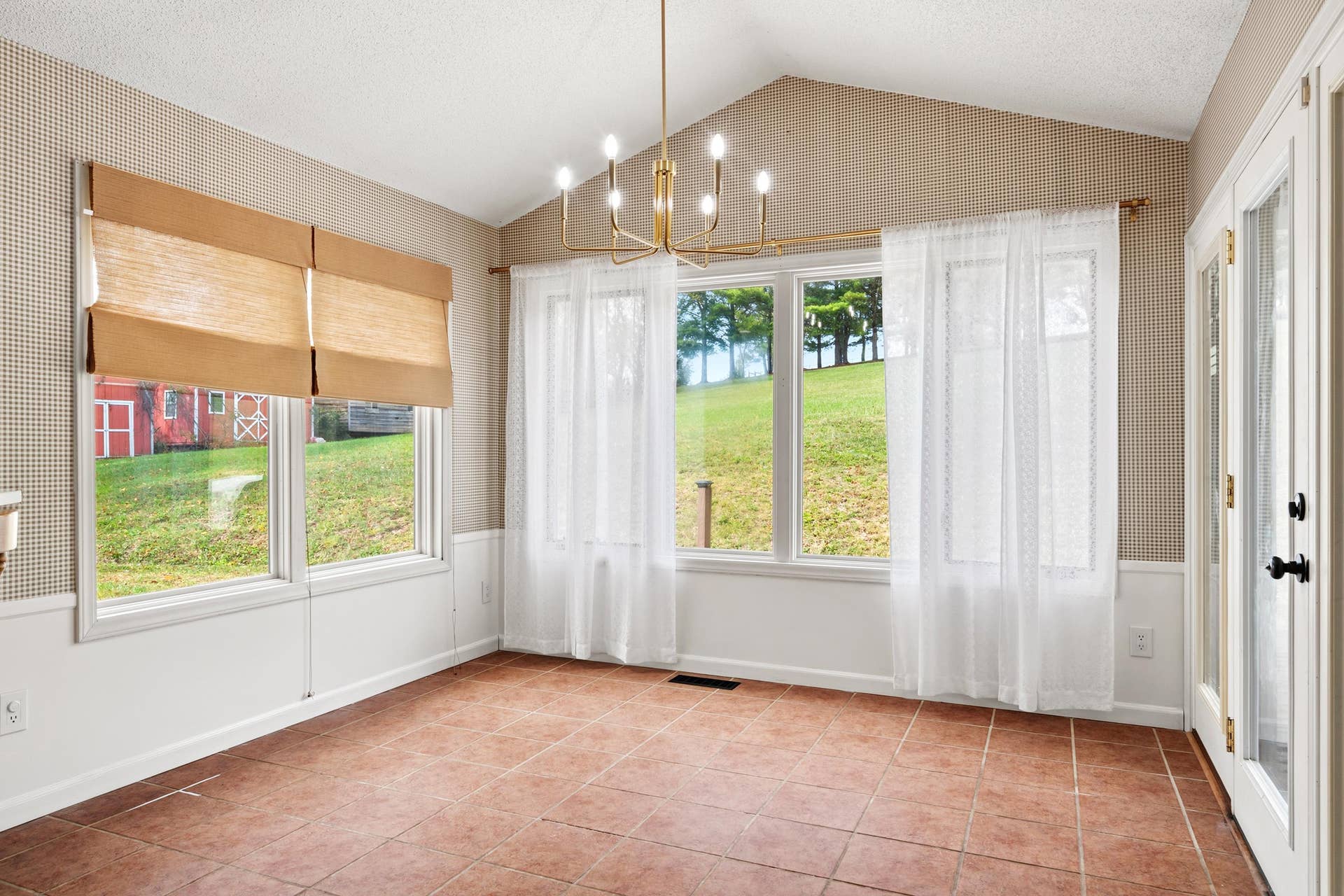 1754 Mud Pike Road, Christiansburg, VA 24073
