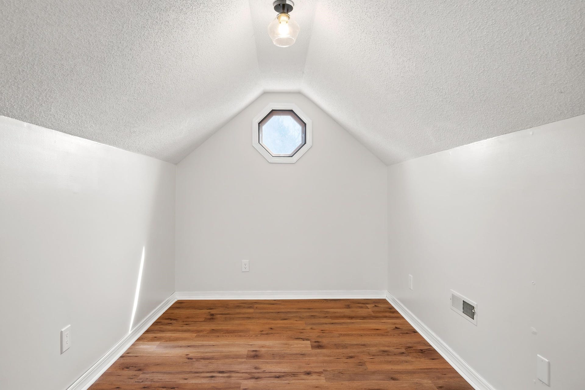 1754 Mud Pike Road, Christiansburg, VA 24073