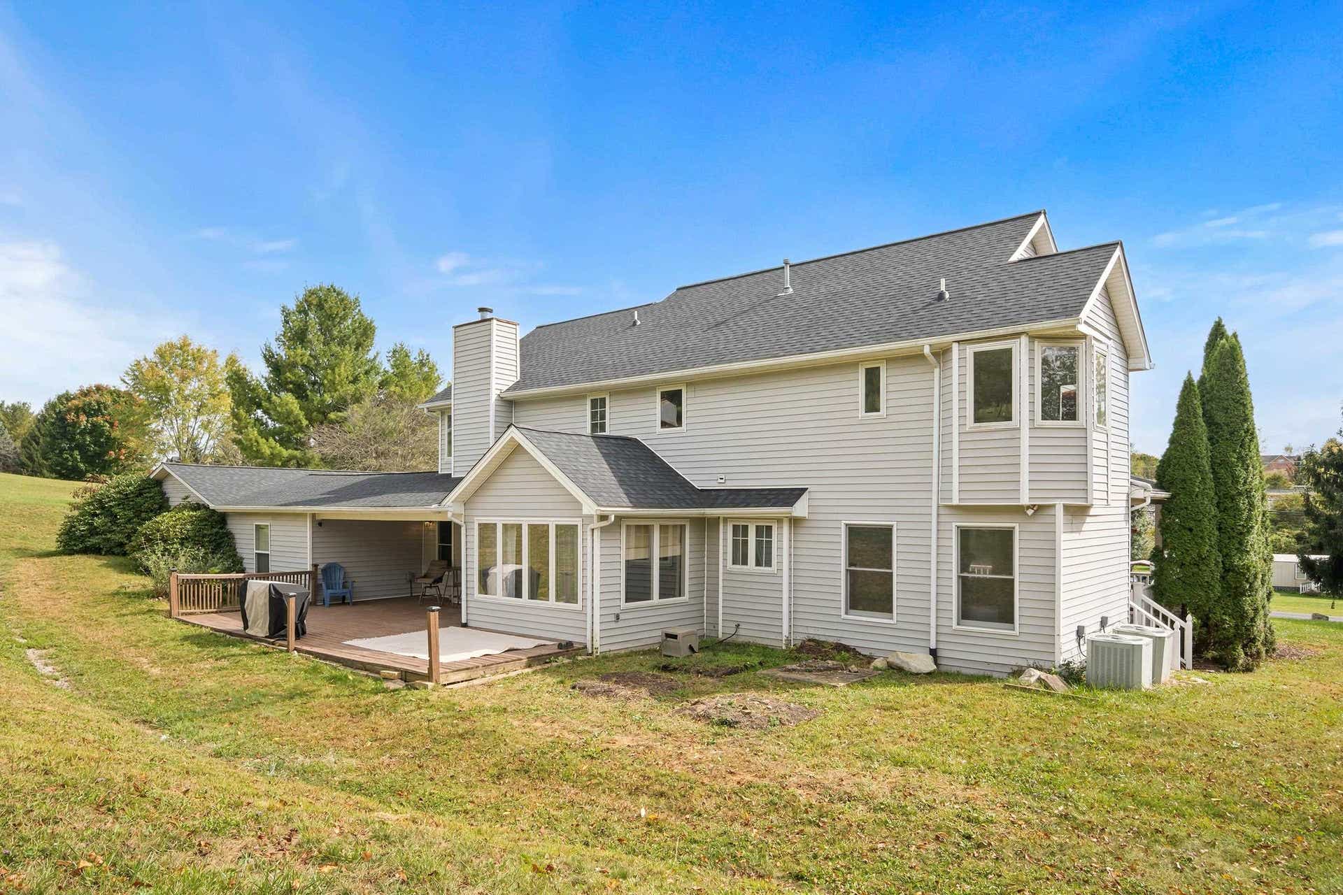 1754 Mud Pike Road, Christiansburg, VA 24073