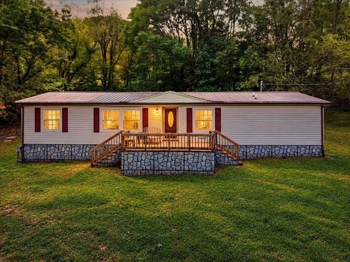 214 MAYBROOK Road, Pembroke, VA 24136