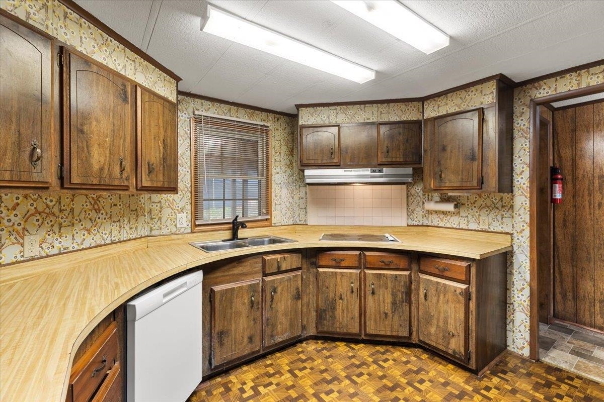 214 MAYBROOK Road, Pembroke, VA 24136