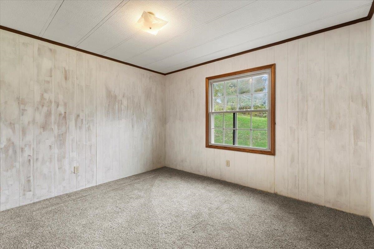 214 MAYBROOK Road, Pembroke, VA 24136
