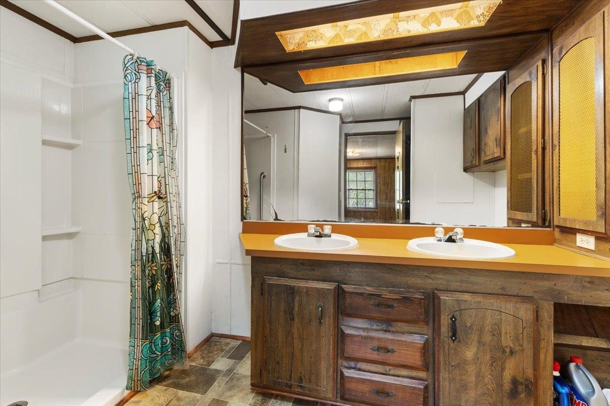 214 MAYBROOK Road, Pembroke, VA 24136