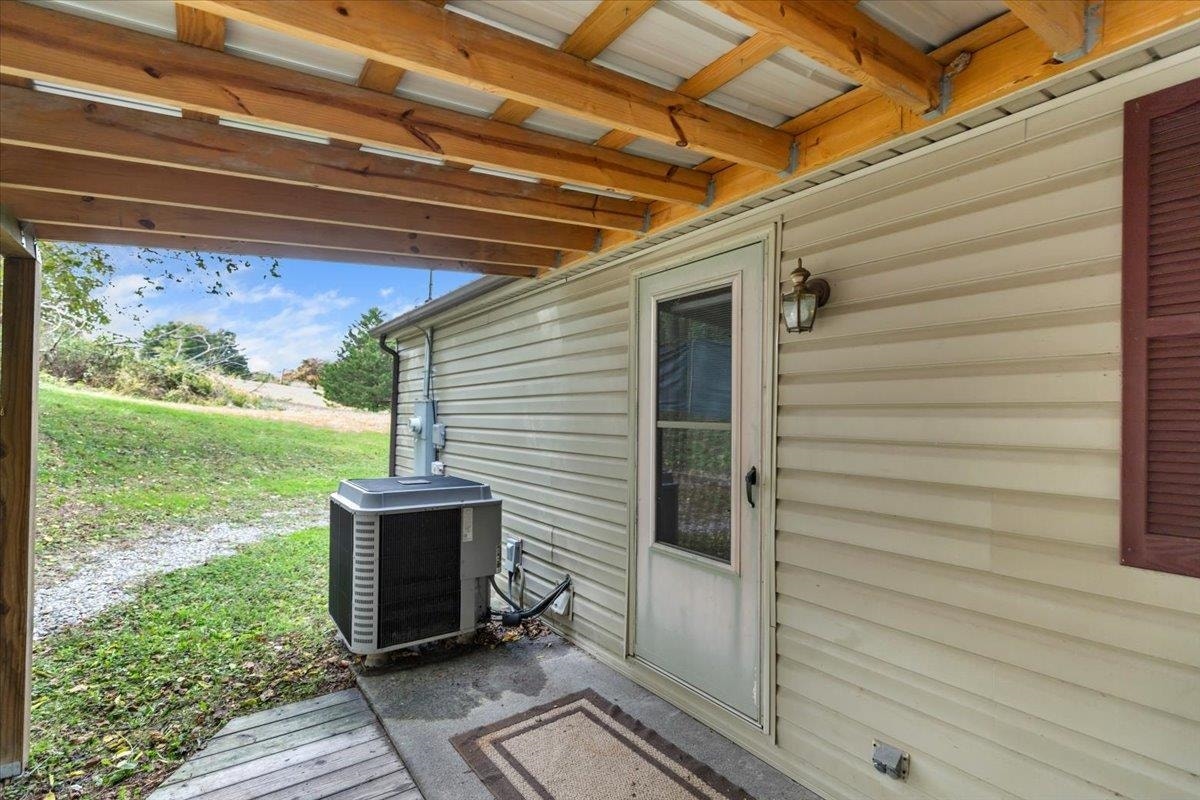 214 MAYBROOK Road, Pembroke, VA 24136