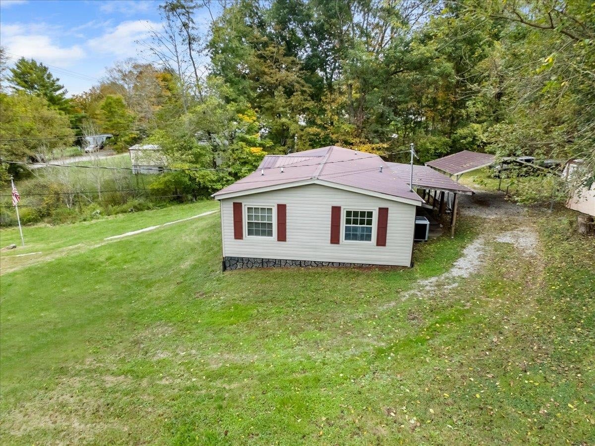 214 MAYBROOK Road, Pembroke, VA 24136