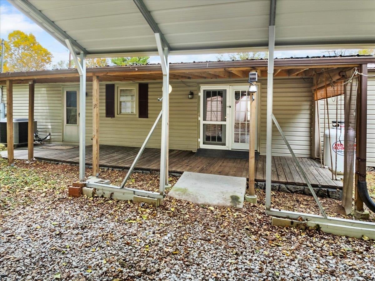 214 MAYBROOK Road, Pembroke, VA 24136