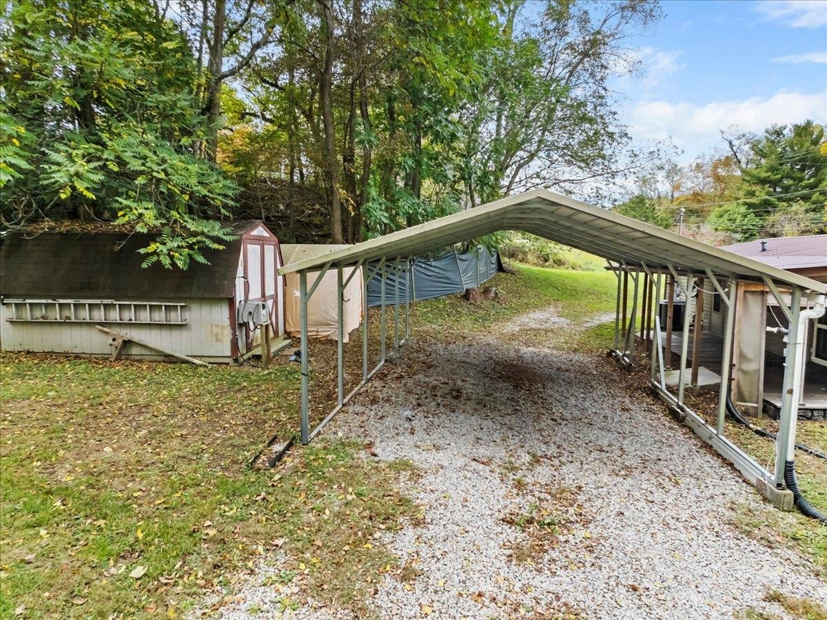 214 MAYBROOK Road, Pembroke, VA 24136