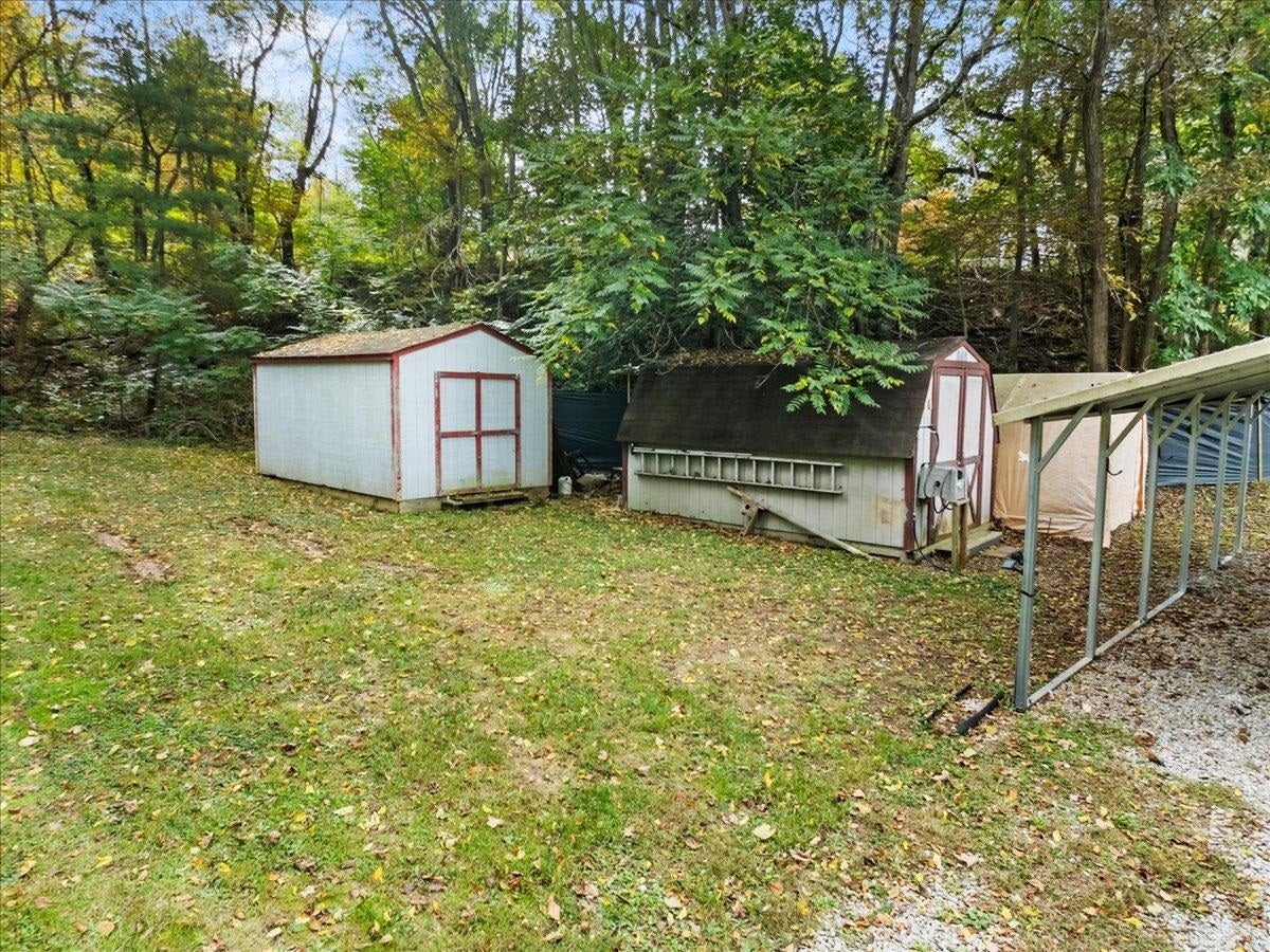 214 MAYBROOK Road, Pembroke, VA 24136