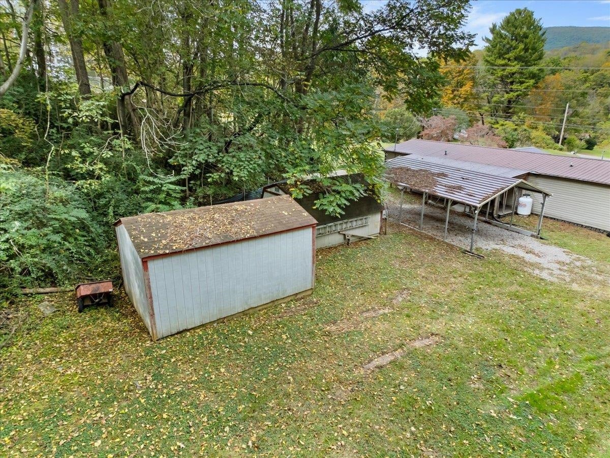 214 MAYBROOK Road, Pembroke, VA 24136